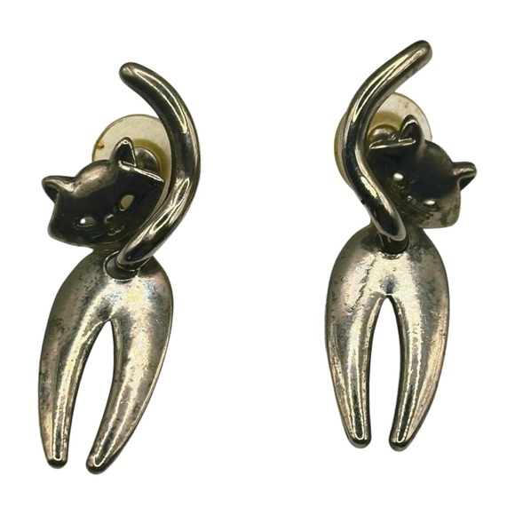✨ VINTAGE Silver Cat Hug Earrings Drop Style Whimsical Retro Vibes✨ - Picture 1 of 7